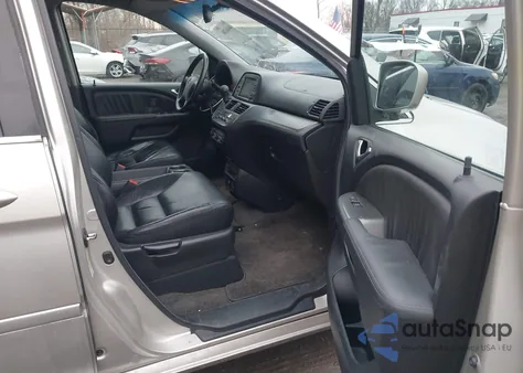 2006 Honda Odyssey Touring z USA, uszkodzony, nr VIN 5FNRL388X6B511767